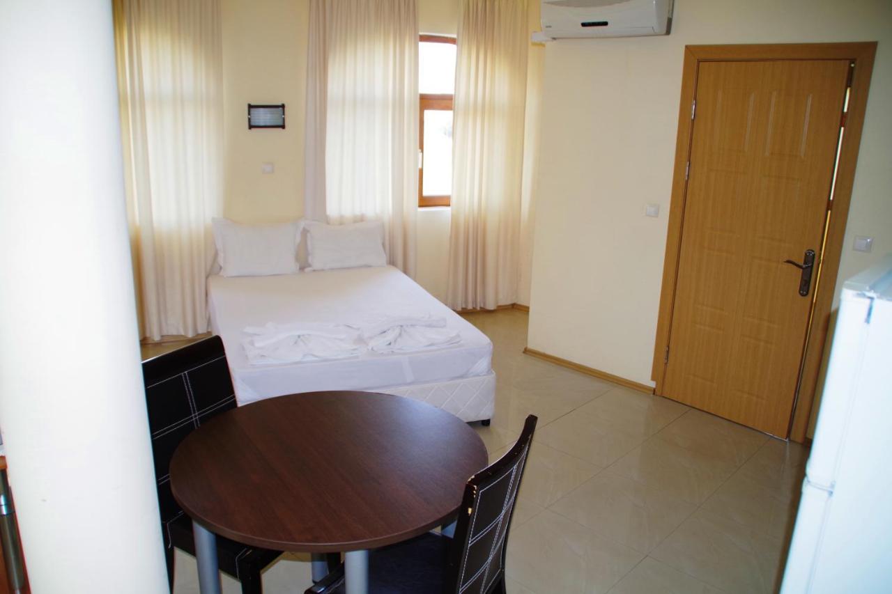 Azura Garden Apartments Chernomorets Bagian luar foto