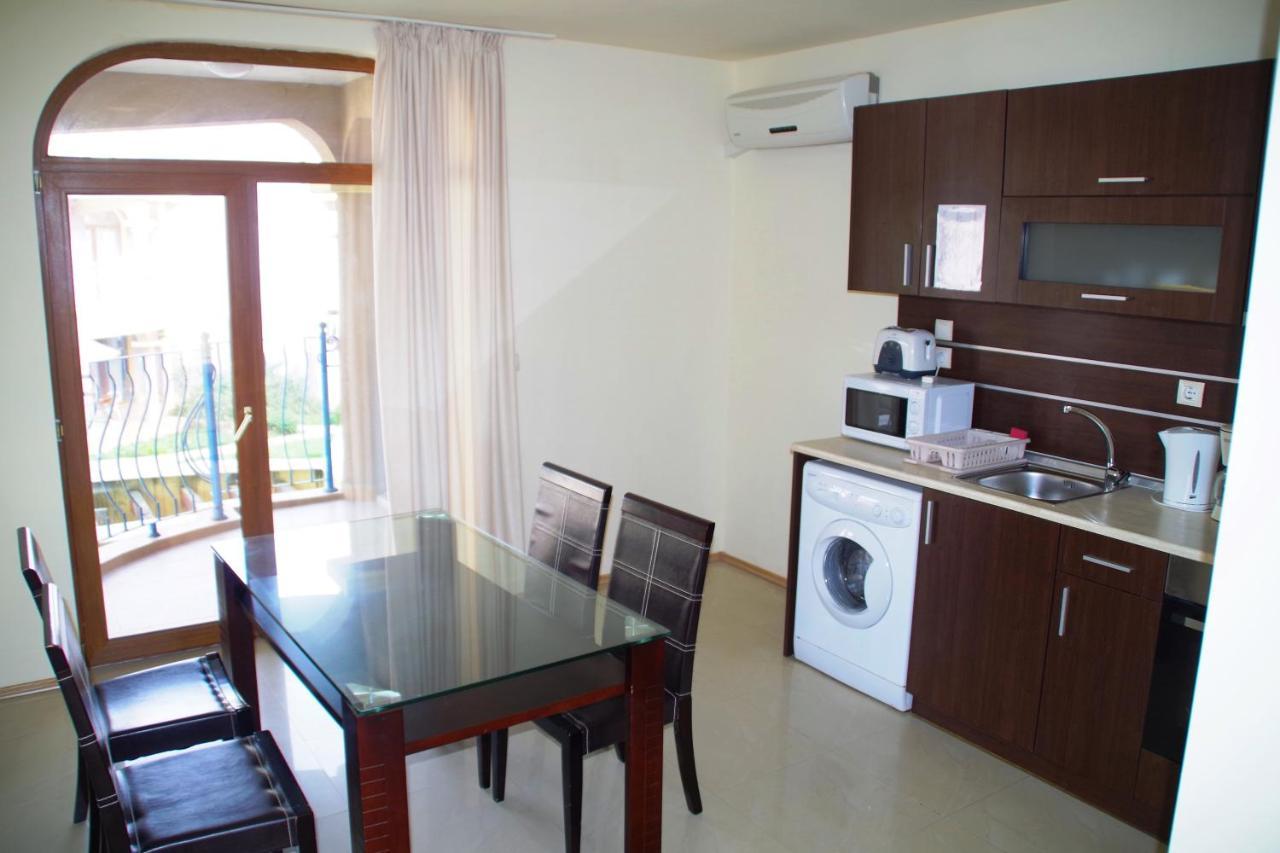 Azura Garden Apartments Chernomorets Bagian luar foto