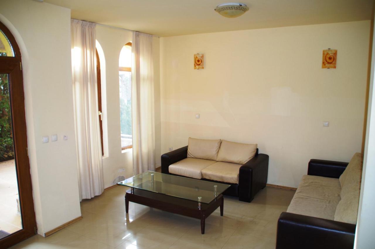Azura Garden Apartments Chernomorets Bagian luar foto